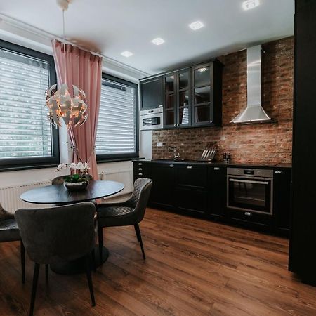 Apartmány Evia clinic Levice Esterno foto