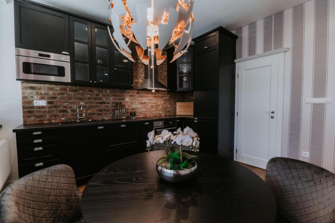 Apartmány Evia clinic Levice Esterno foto