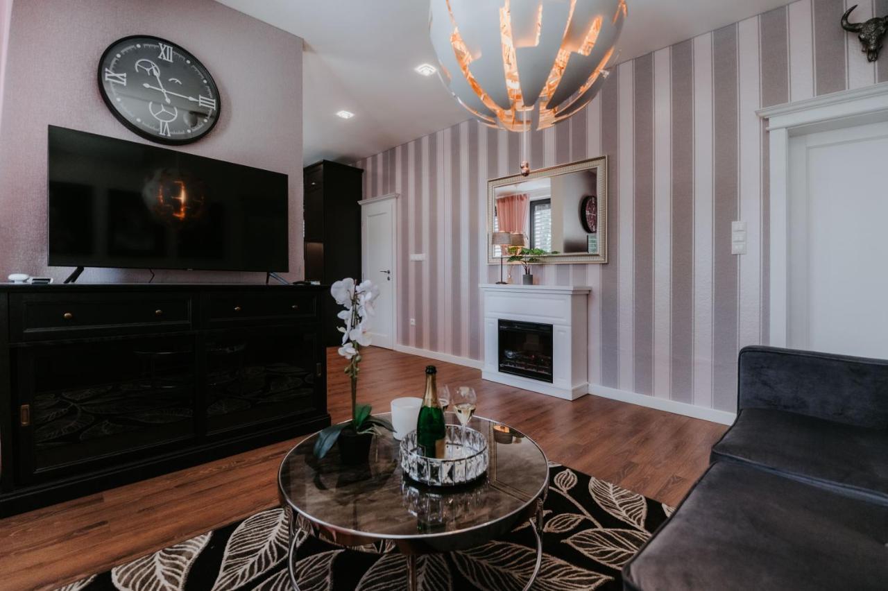 Apartmány Evia clinic Levice Esterno foto