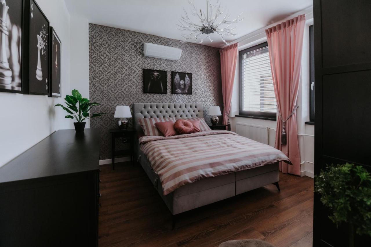 Apartmány Evia clinic Levice Esterno foto