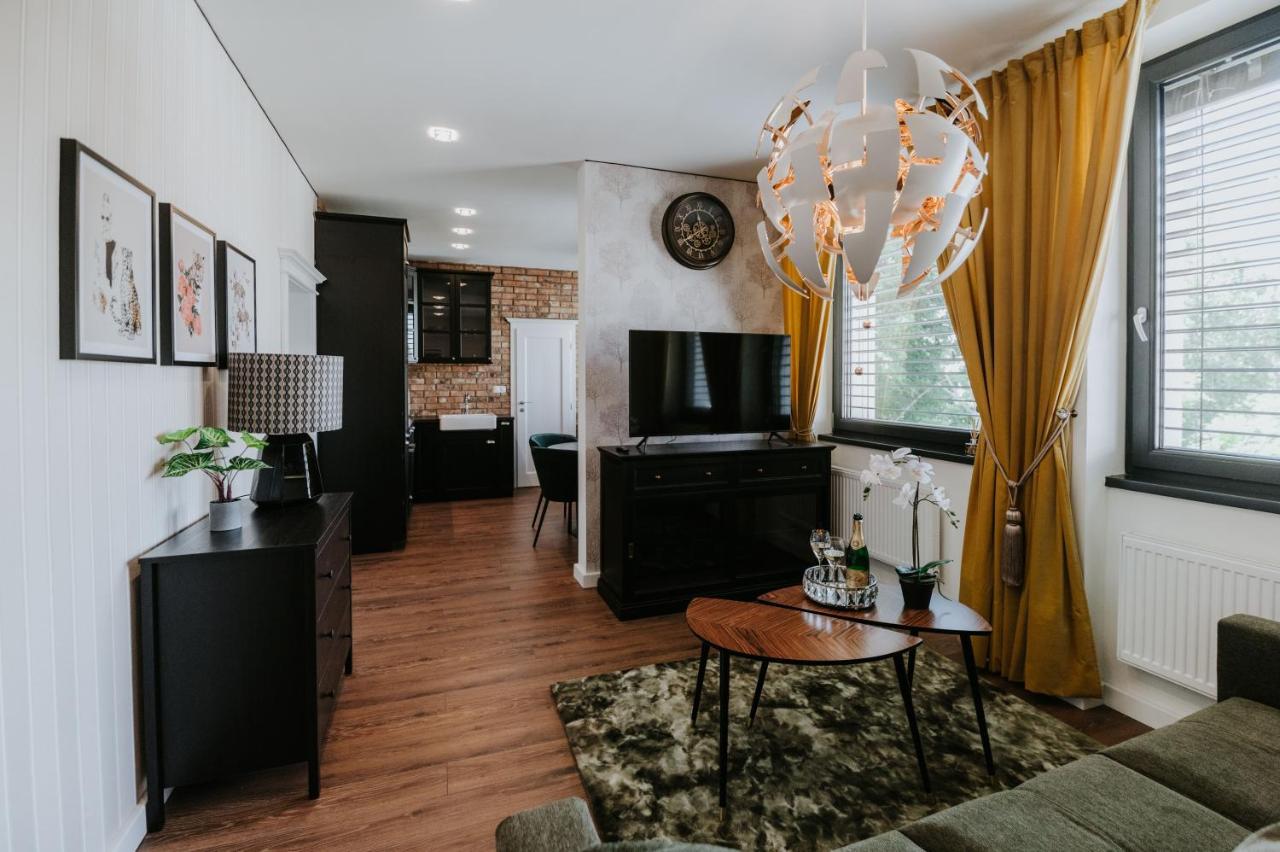 Apartmány Evia clinic Levice Esterno foto