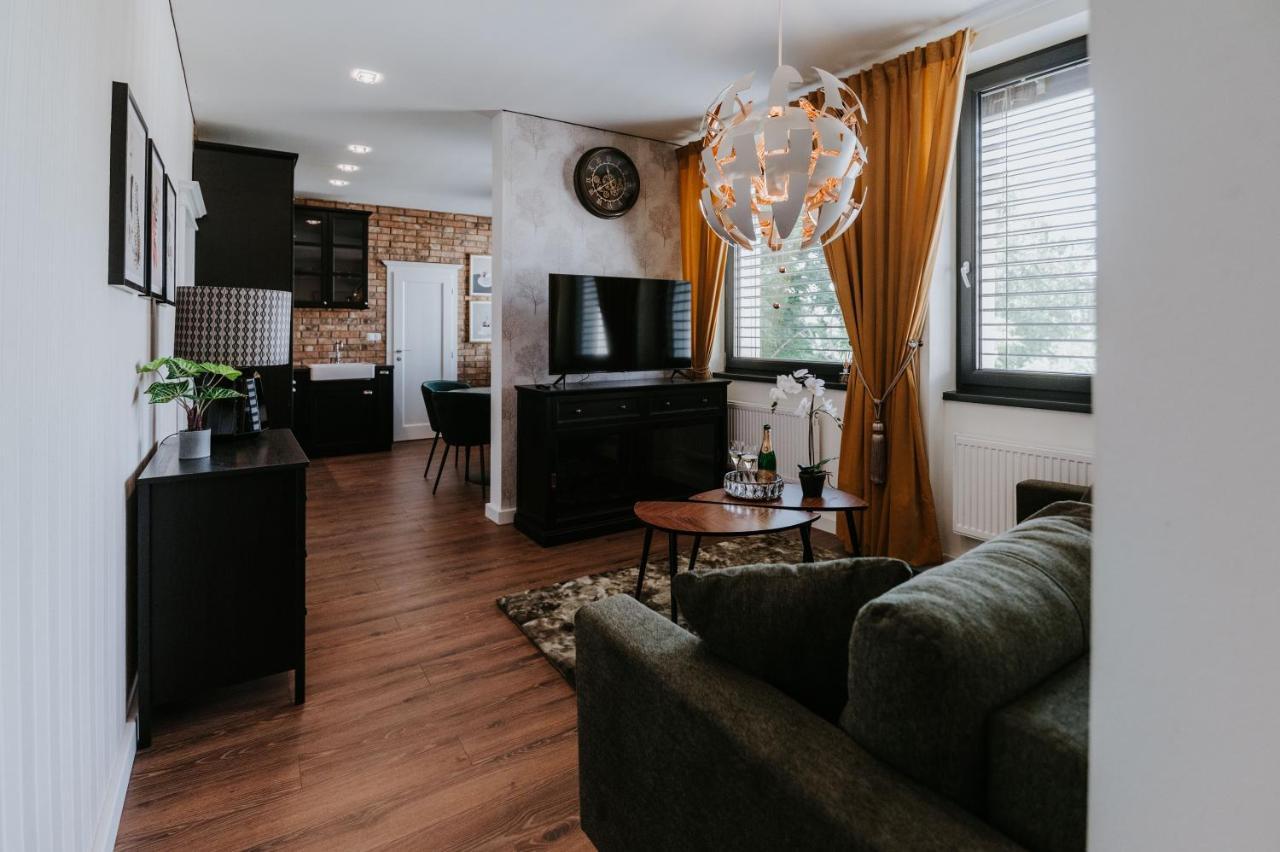 Apartmány Evia clinic Levice Esterno foto